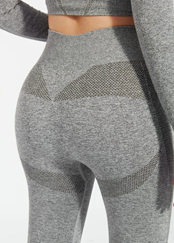 Factory OEM Womens Activewear Seamless Yoga Set Custom Design Yoga Wear - Image 5