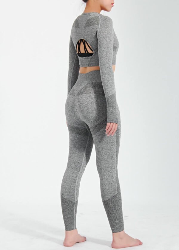 Factory OEM Womens Activewear Seamless Yoga Set Custom Design Yoga Wear - Image 3